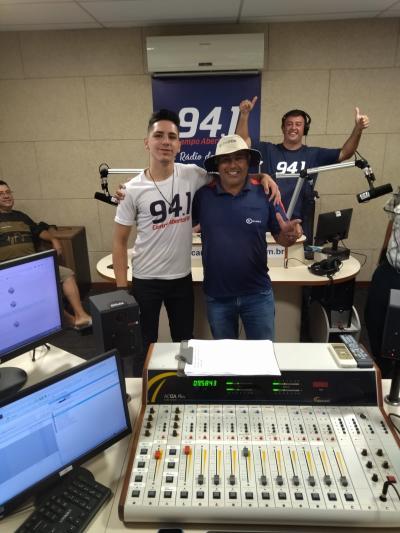  Campo Abeto FM comemorou com os ouvintes, 33 anos com programaÃ§Ã£o especial